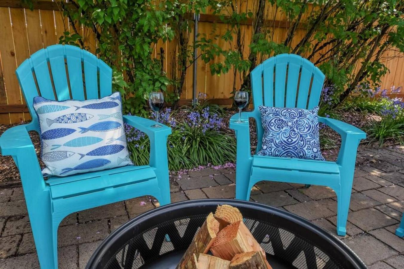 Style Meets Comfort In Beautiful Design Vancouver Exterior foto